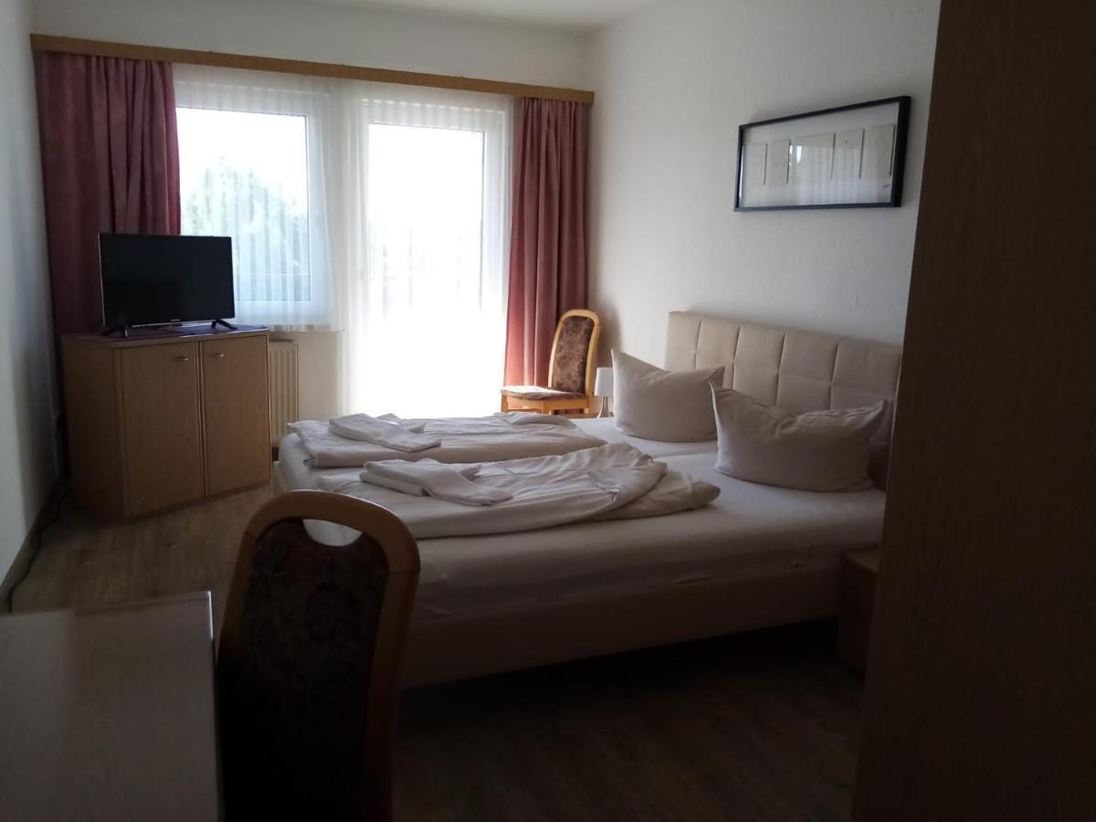 Hotel Zur Linde à Ostrau  Extérieur photo