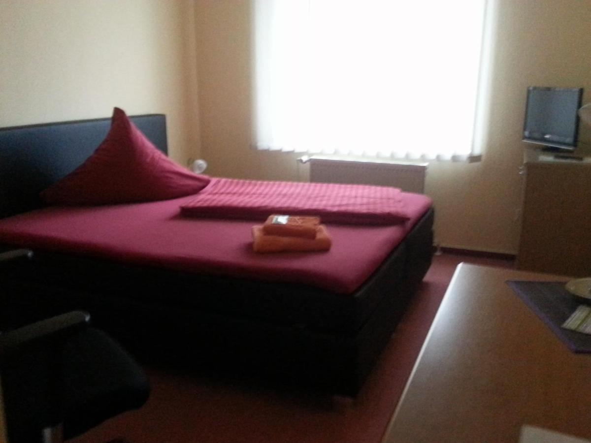 Hotel Zur Linde à Ostrau  Extérieur photo
