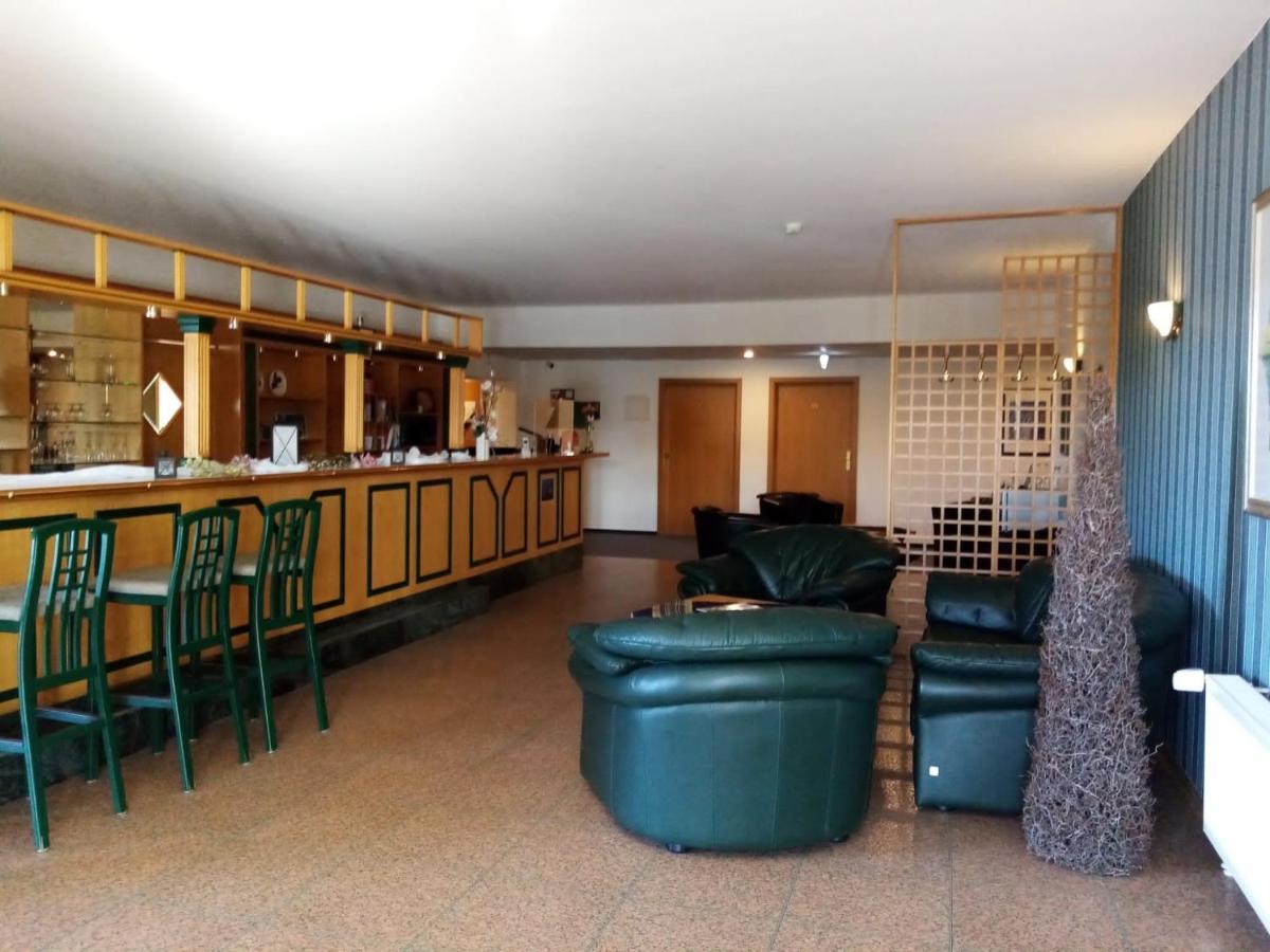 Hotel Zur Linde à Ostrau  Extérieur photo