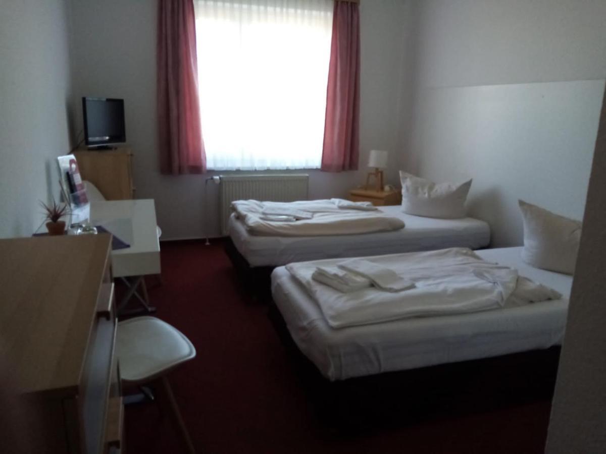 Hotel Zur Linde à Ostrau  Extérieur photo