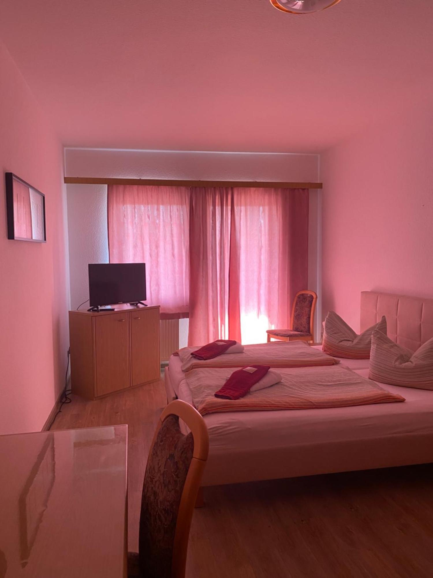 Hotel Zur Linde à Ostrau  Extérieur photo