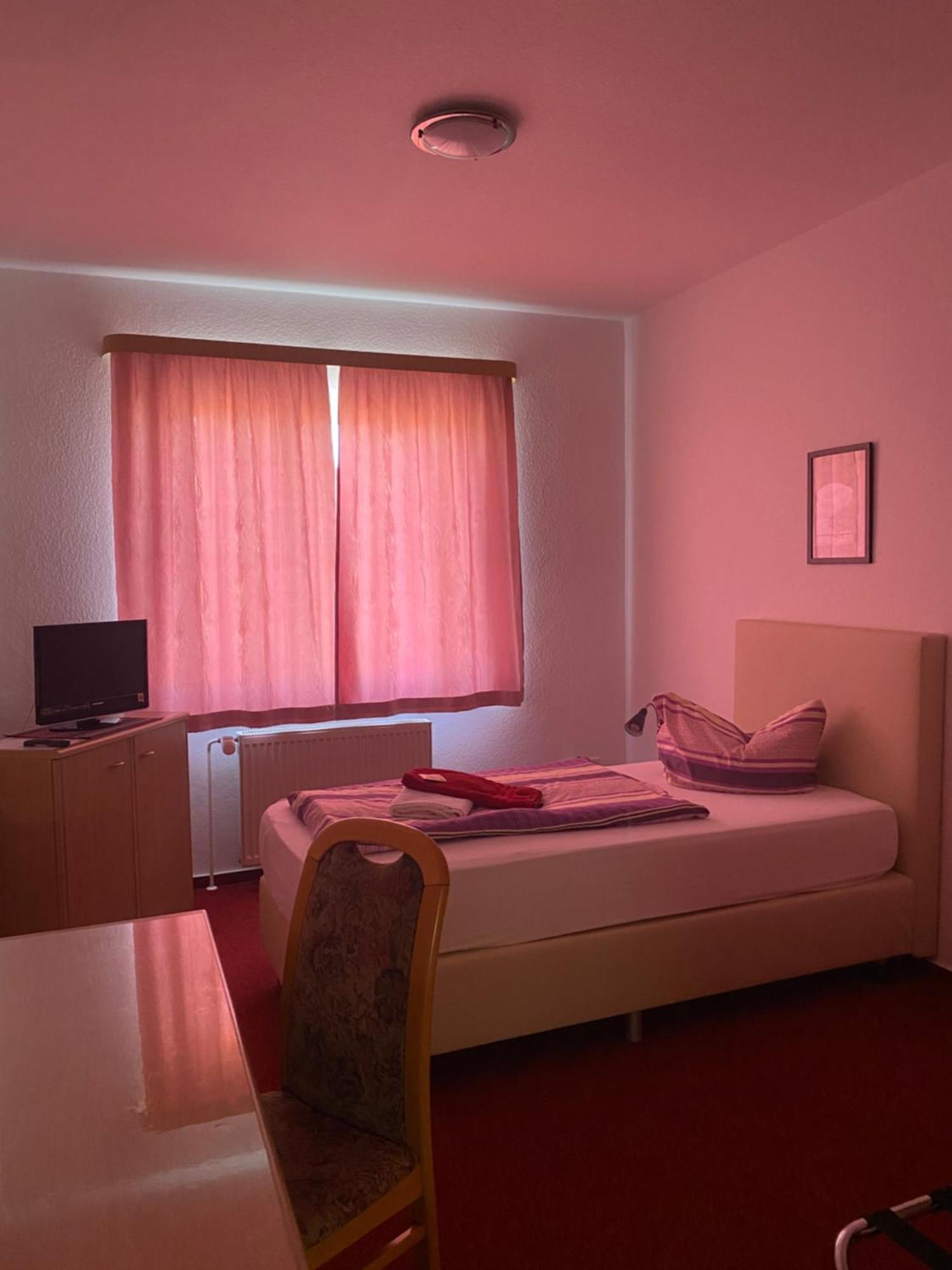 Hotel Zur Linde à Ostrau  Extérieur photo